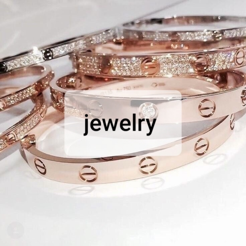 Jewelry and sunnies